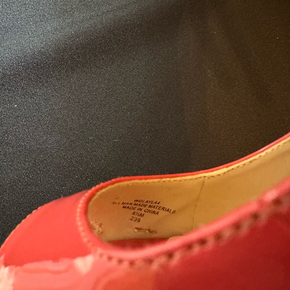 GUESS Coral/Salmon Platform Peep Toe Slingback Heels Sz 6.5 - Picture 8 of 8